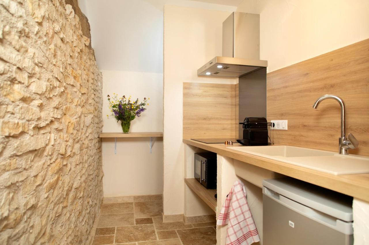 L'Hote Antique - Maison D'Hote- 4 Suites Avec Cuisine Pichanges المظهر الخارجي الصورة