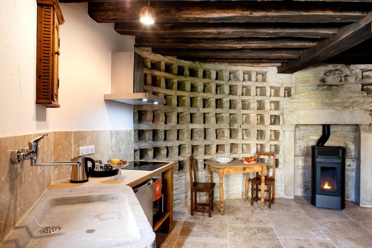 L'Hote Antique - Maison D'Hote- 4 Suites Avec Cuisine Pichanges المظهر الخارجي الصورة