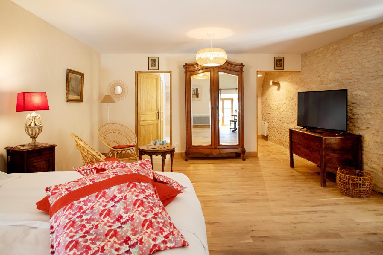 L'Hote Antique - Maison D'Hote- 4 Suites Avec Cuisine Pichanges المظهر الخارجي الصورة
